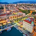 Pearl Of Split, With Terrace For 4 Apartman Split